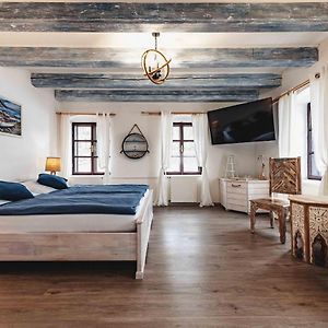 Apartmá typu deluxe s manželskou postelí velikosti queen